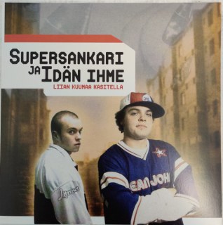 SUPERSANKARI JA IDÄN IHME - LIIAN KUUMAA KÄSITELLÄ